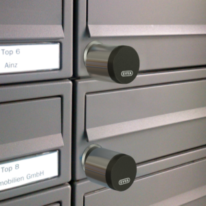 E.A.HB_.MB27_AT269000_Briefkasten_use